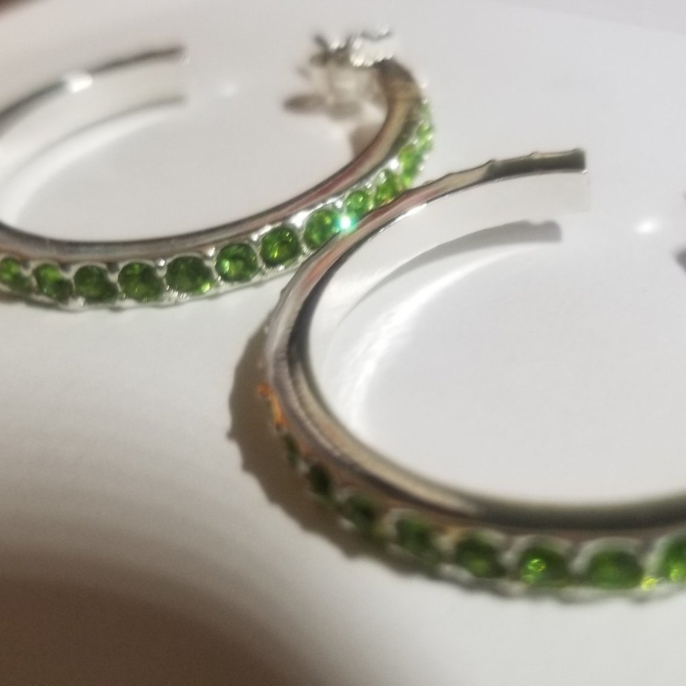 GREEN CRYSTAL RING SIZE 8.5  FREE MATCHING HOOPS!! - Picture 14 of 14